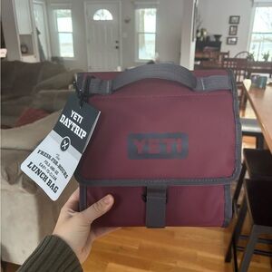 YETI Daytrip Lunch Bag - Maroon